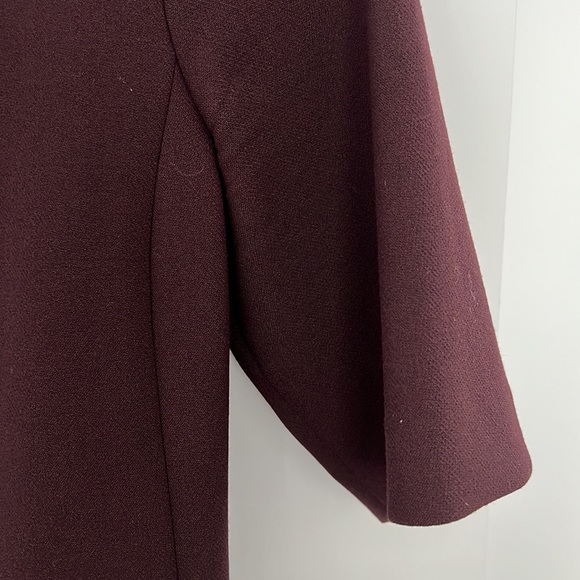 THEORY - Size 4 - Faded Harkin Half-Sleeve Sheath Dress in Burgundy - Picture 5 of 5